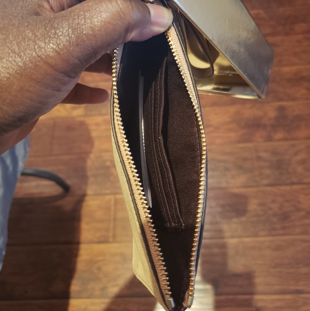 Coach wristlet - Picture 4 of 4